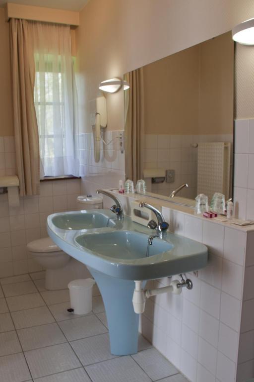 Hotel Tromcourt Couvin Zimmer foto